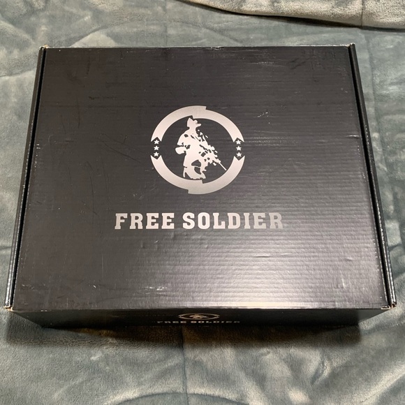 Free Soldier Men’s Boots - Picture 5 of 5